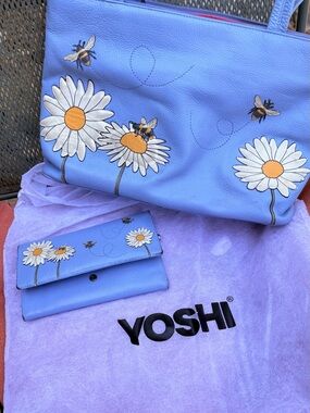 YOSHI LICHFIELD Bee Happy - Blue Leather Daisy & Bee Shoulder Bag & Wallet Set